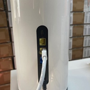 La passerelle 5G FastMile 3 est une solution plug-and-play, simple à installer et dotée d'un écran LCD multicolore - Product Image 6