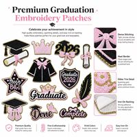 Lot de patchs brodés thermocollants et à coudre pour la remise des diplômes 2026, comprenant casquette de diplômé, toge et couronne, rose et or