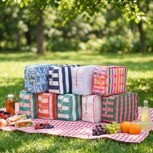 Bolsa de Aseo de Viaje al por Mayor, Regalo para Ella, Bolsa de Cosméticos Ric Rac, Bolsa de Maquillaje a Rayas con Monograma - Product Image 2