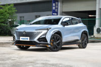 Barato 5 Asientos Uni-k Changan SUV Bajo Precio Familia Coche Uni T Super SUV Gasolina Coche China Gasolina Coche para la venta