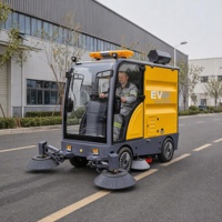 Balayeuse routière X7 robuste avec largeur de nettoyage réglable de 1500 à 2450 mm et lavage haute pression pour routes municipales et ports