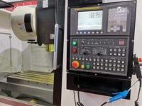 Mesin CNC poros tunggal harga bersaing alat otomatis Pusat mesin sistem pengubah GSK sistem kontrol BT40 spindel lancip