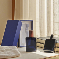 Flacon de parfum en verre noir mat de 30/50/100ml avec bouchon en bois, flacons de Cologne carrés de luxe rechargeables pour parfum