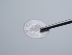 Autocollants NFC à haute fréquence avec puce NTAG213 personnalisée, protocole ISO-1443A, étanches IP68, transparents, laminés en PET/PP - Product Image 4