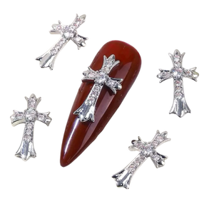 จี้คริสตัลรูปดอกกุหลาบสไตล์เรโทรประดับเพชรซิคอนหรูหรา พร้อมจี้โลหะรูปไม้กางเขน สำหรับตกแต่งเล็บ งานฝีมือ DIY - Product Image 1