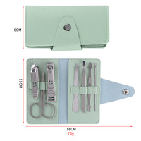 Coffret de Voyage 7 Pièces pour Soins des Ongles en Acier Inoxydable avec Trousse en Cuir pour Manucure et Pédicure – Cadeaux à 1 Dollar