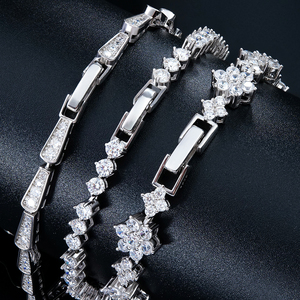 สร้อยข้อมือเทนนิสประดับเพชรโมอิสซาไนต์เต็มเม็ด ทองคำขาว 18K และสร้อยข้อมือแบบเชื่อมต่อ เงินแท้ 925 สไตล์ฮิปฮอป เครื่องประดับหรูหราทันสมัย - Product Image 2