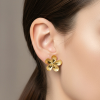 Pendientes HOVANCI de Acero Inoxidable para Mujer, Chapados en Oro de 18K, Estilo Francés, con Diseño de Flor Grande y Textura Satinada