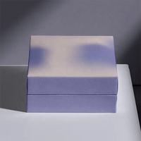Boîte cadeau valise en carton de luxe avec poignée imprimée et en relief sur mesure pour emballage haut de gamme