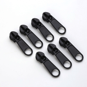 Deslizadores de cremallera de nailon elegantes con logotipo personalizado, tamaño 5 #8 #10 #, tirador de Metal con cabeza de cremallera, precio barato para bolsos, prendas hechas de latón, aleación de Zinc - Product Image 3