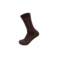 Vente en gros de chaussettes courtes fines et confortables pour hommes Style décontracté en noir gris respirant excellent pour la manchette de logo de la saison de printemps