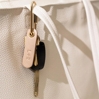 Porte-clés en cuir PU avec logo personnalisé en relief, mini porte-clés portable, cadeaux personnalisés pour hommes et femmes, cadeaux d'anniversaire