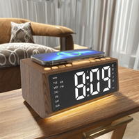 Multifunktion aler LED-Großbild-BT-Digital wecker mit Radio funktion und 15-W-Ladestation Desktop-Uhr