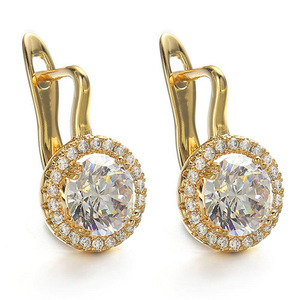 Orecchini a Cerchio Trendy per Donne, Gioielli Minimalisti Scintillanti e Versatili per Ogni Occasione - Product Image 1