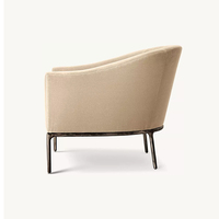 Fauteuil d'appoint beige de luxe moderne avec base en acier inoxydable, dossier confortable rembourré pour hôtel et salon de villa