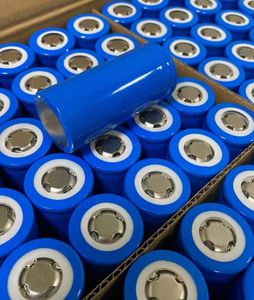 Batterie cylindrique LiFePO4 HRD 32700 4680 6000 mAh pour véhicule et stockage d'énergie extérieur 3.2V, cycle 2000 cycles, 5C - Product Image 1