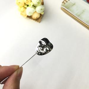 เข็มกลัดยิ้มสำหรับเสื้อสเวตเตอร์ของผู้หญิงและชุดสูทสำหรับผู้ชายขายส่งใบหน้าเศร้าที่ปรับแต่งได้ - Product Image 5