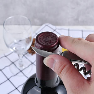 Tire-bouchon de Sommelier 3-en-1 Élégant en Acier Inoxydable et Manche en Bois avec Design Ergonomique et Retrait du Bouchon Fluide - Product Image 3