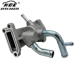11061-F4300 11061F4300 Pièces automobiles en gros, thermostat de refroidissement du moteur de haute qualité, couvercle du boîtier pour Nissan Tsuru - Product Image 1