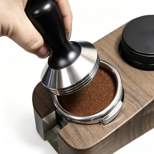 Prensador de Café Profesional Klam de Acero Inoxidable 51mm/53mm - Herramienta Moderna con Mango de Madera Ecológico para Café - Product Image 4