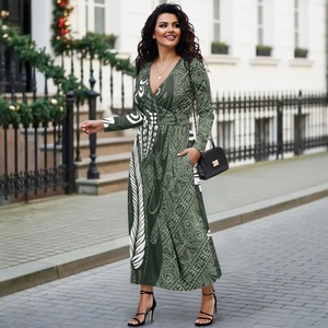Vestidos Maxi Elegantes para Mujer con Estampado Tribal Polinesio Verde de Alta Calidad, Cintura Ajustada y Escote en V Sexy - Product Image 1