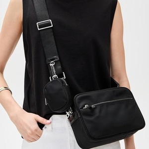 Sac à bandoulière classique en nylon réutilisable pour femme, logo personnalisé DIY, imperméable, unisexe, sac de voyage, bandoulière, portable, fermeture éclair, noir, automne - Product Image 1