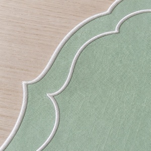 Sets de table classiques en coton avec serviettes en vert et brun, forme irrégulière, pour la décoration de table, lavables en machine - Product Image 3