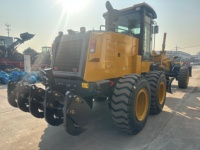 Niveleuse à moteur 6 roues motrices 215HP GR215A