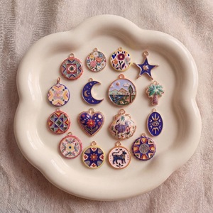 Nuovo Ciondolo Vintage in Acciaio Inox con Motivo a Stella e Luna, Placcato in Oro 18K Sottovuoto, Collana Fai-da-Te per Donna, Gioielli Regalo - Product Image 1