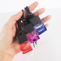 Diffuseur de parfum pour voiture Aroma Auto, flacon en verre de 8 ml, pendentif suspendu pour voiture, désodorisant, petit flacon diffuseur carré suspendu