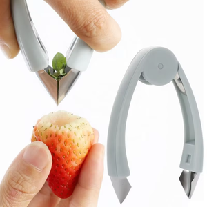 Pince à œil en acier inoxydable pour éplucher les fraises et les <span class=keywords><strong>ananas</strong></span> Outil multifonctionnel pour enlever les yeux des pommes de terre - Product Image 1