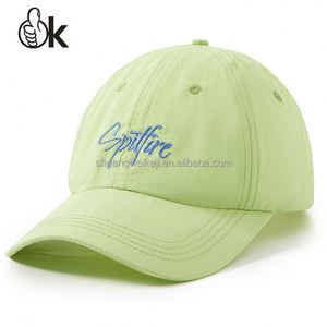 Casquette de baseball OEM en gros à 6 panneaux en tissu de coton avec patchs personnalisés, visière large et incurvée, style Gorras, pour l'hiver, avec étiquette tissée vierge - Product Image 5