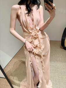 <span class=keywords><strong>Nuova</strong></span> <span class=keywords><strong>Collezione</strong></span>: Elegante e Sexy Abito con Collo Halter, Dettagli Arricciati e Decorazioni Floreali Tridimensionali - Product Image 5