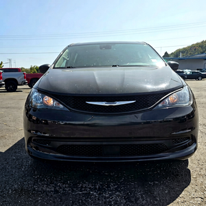 Precio bajo, Chrysler Voyager LX 2023 usado en venta - Product Image 1