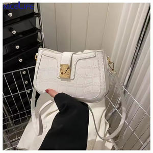 2025 otoño nueva moda bolso <span class=keywords><strong>de</strong></span> mensajero pequeño para mujer forro <span class=keywords><strong>de</strong></span> poliéster impermeable bolso <span class=keywords><strong>de</strong></span> hombro cuadrado para <span class=keywords><strong>axila</strong></span> - Product Image 2