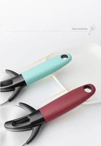 Vente en gros Lame de roue en acier inoxydable Trancheuse à fromage Coupe-<span class=keywords><strong>pizza</strong></span> avec poignée en PP - Product Image 4