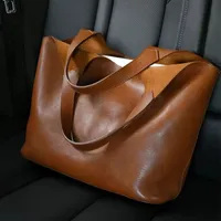 Sac à main marron de haute qualité pour femme, grande capacité, style rétro, pour tablette, en PU souple, texture luxueuse, sac porté épaule avec fermeture éclair