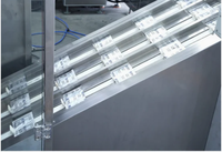 Ligne de production de machines d'emballage de sachets à fermeture sur quatre côtés entièrement automatiques à commande PLC haute vitesse pour aliments en granulés et en poudre