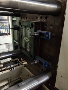 Máquina de Moldeo por Inyección Horizontal Hidráulica Haitian Usada de Alta Calidad 120T con Robot Recolector de Tubos, PLC, Bomba de Tornillo, Caja de Engranajes y Motor - Product Image 4