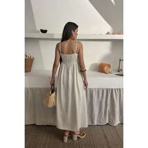 Robe en lin beige plissée à bretelles, sur mesure du XS au 6XL, élégante et discrète pour le bureau, les soirées, les tenues décontractées de tous les jours, avec volants. - Product Image 1