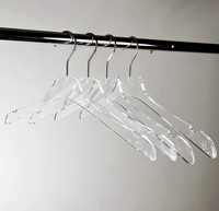 Cintres transparents comme du cristal, utilisables pour présenter des vêtements en magasin ou à la maison ; antidérapants, ne laissent aucune trace et sont durables