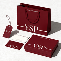 Ensemble d'emballage personnalisable pour vêtements bordeaux avec logo – Boîte rigide haut de gamme et sac en papier avec étiquette volante pour marques de mode DTC (vente en gros)