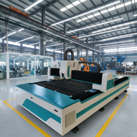 Machine de découpe laser à fibre haute précision pour tôles métalliques, nouvelle génération, avec contrôle de vitesse CNC Raycus et refroidissement par eau.