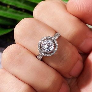 Elegante anello nuziale rotondo per donna, gioielli scintillanti alla moda - Product Image 2