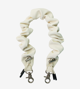 สายคล้องข้อมือหนัง PU แบบยืดหยุ่นพร้อมห่วงคล้องโทรศัพท์แบบกำหนดเอง สายคล้องกระเป๋าแบบสั้นพร้อมหัวเข็มขัดคู่ สายคล้องป้องกันการสูญหาย - Product Image 1