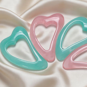 Résine personnalisée Guasha Masajeador Facial Big Flat Heart-shaped <span class=keywords><strong>Green</strong></span> Gua Sha Piedra Guasha Rodillo Facial Guasha Stone for Body - Product Image 3