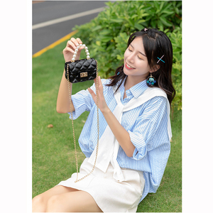 Borsetta Mini in PVC con Manico di Perle e Catena Metallica per Bambine, Trendy e Carina - Product Image 6