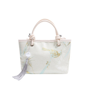 Colección Primavera 2025: Nuevo Bolso Cubo de PU Bordado Estilo Chino para Mujer, Único con Toque Occidental, de Hombro/Mano - Product Image 5