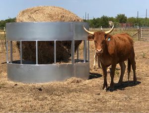 Mangeoire à foin en métal pliable pour moutons et chèvres, 6 pieds, modélisation 3D pour balles de 4x4 à 4x6, utilisation en ferme pour les lamas et les alpaga - Product Image 4