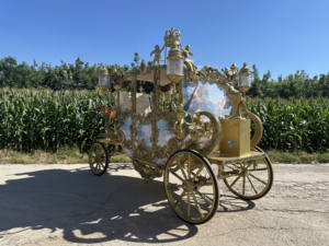 Carruaje de Caballos de Lujo Real Moderno con Construcción de Metal y Madera Estilo Inglés para Eventos - Product Image 4